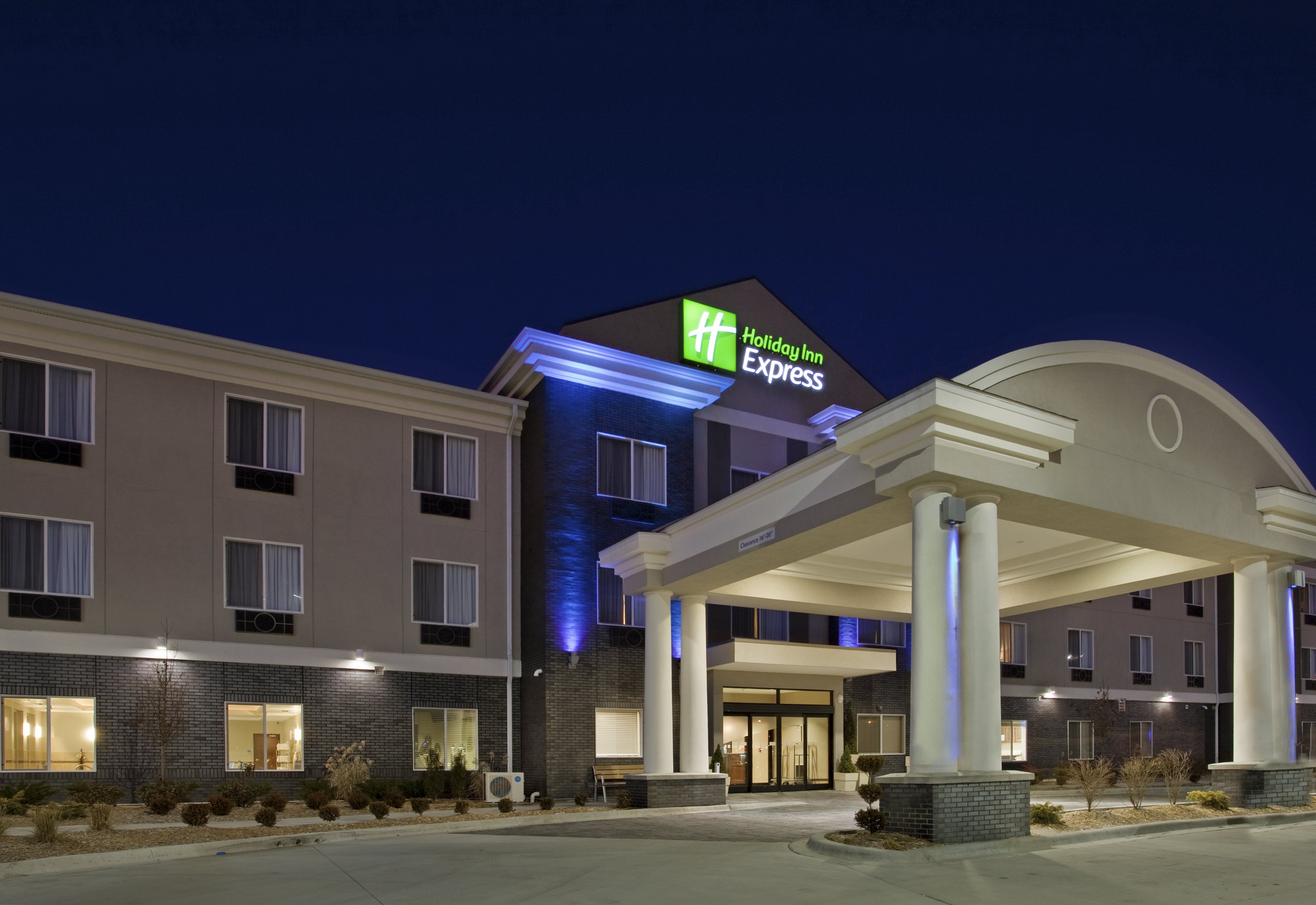 Holiday Inn Express Hotel And Suites Pittsburg 2/73