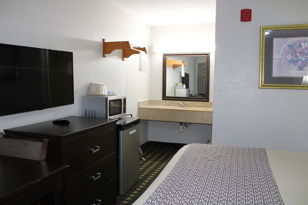 Savannah Inn 30/60