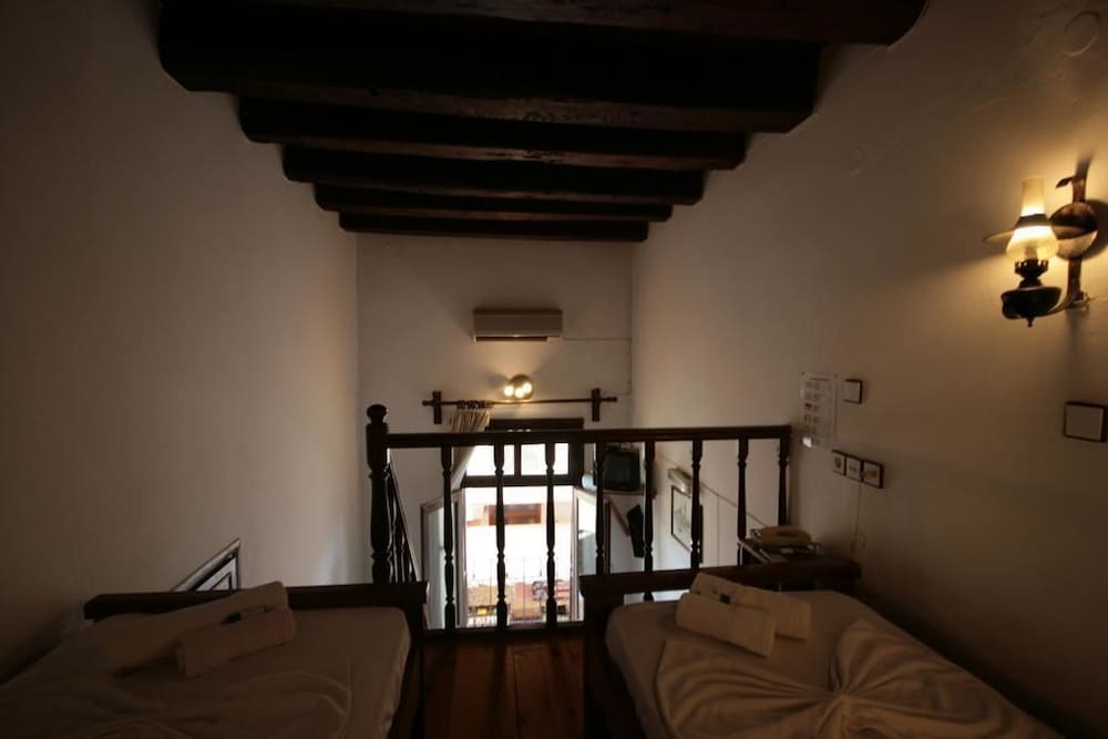Chania Rooms 18/48