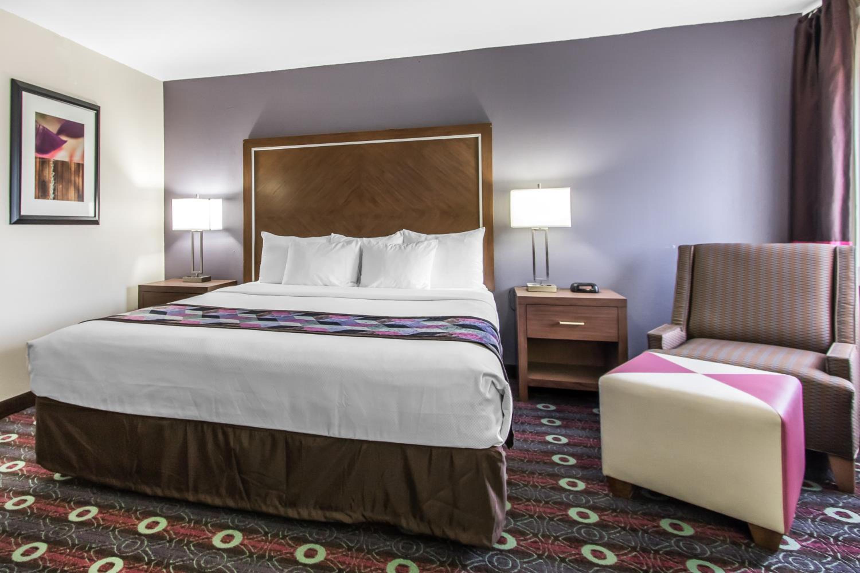جناح بسرير كينج مع أريكة، Comfort Inn Tulsa Midtown 4/6