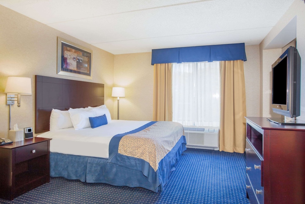 Fairfield by Marriott Inn & Suites Rome NY 12/50