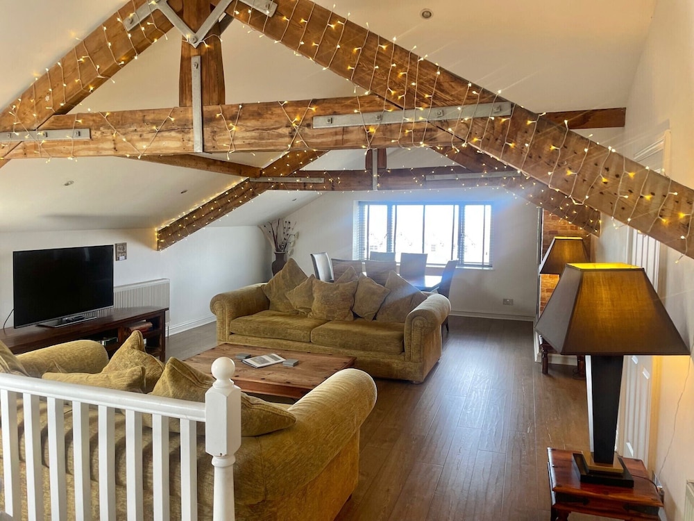Beach House 3 Bed Penthouse Apartment 30/50