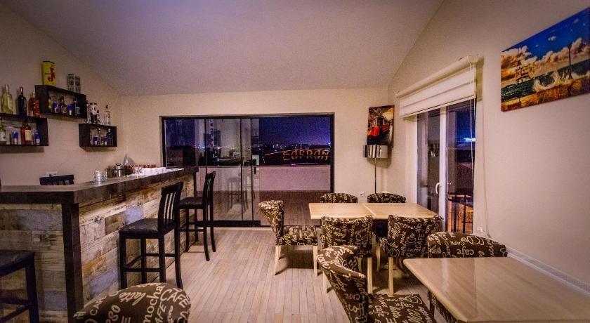 Rosso Hotel 18/20