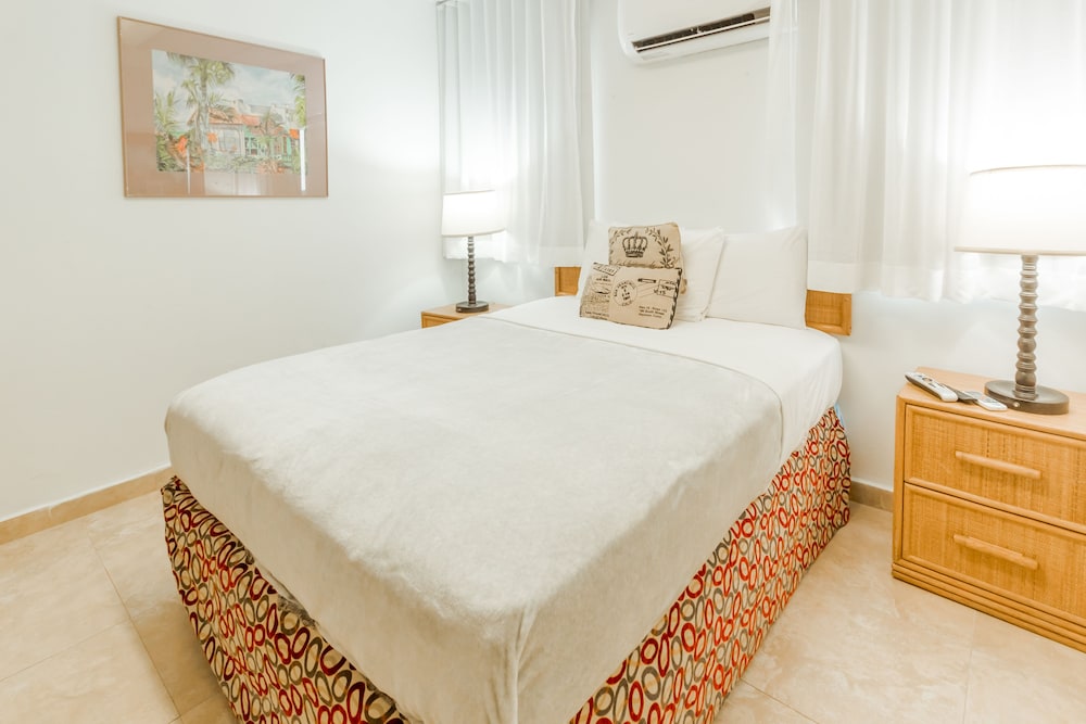 Sandy Beach Hotel 15/57