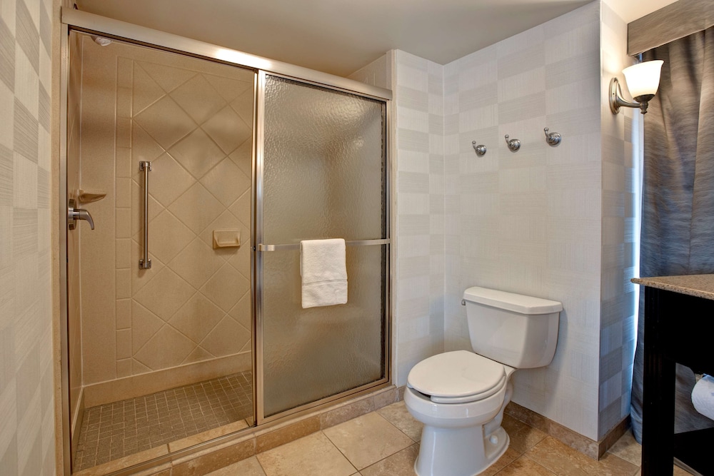 Hampton Inn & Suites Greenville Downtown RiverPlace 7/52