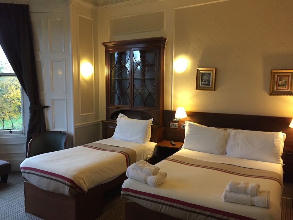 Edinburgh House Hotel 10/50