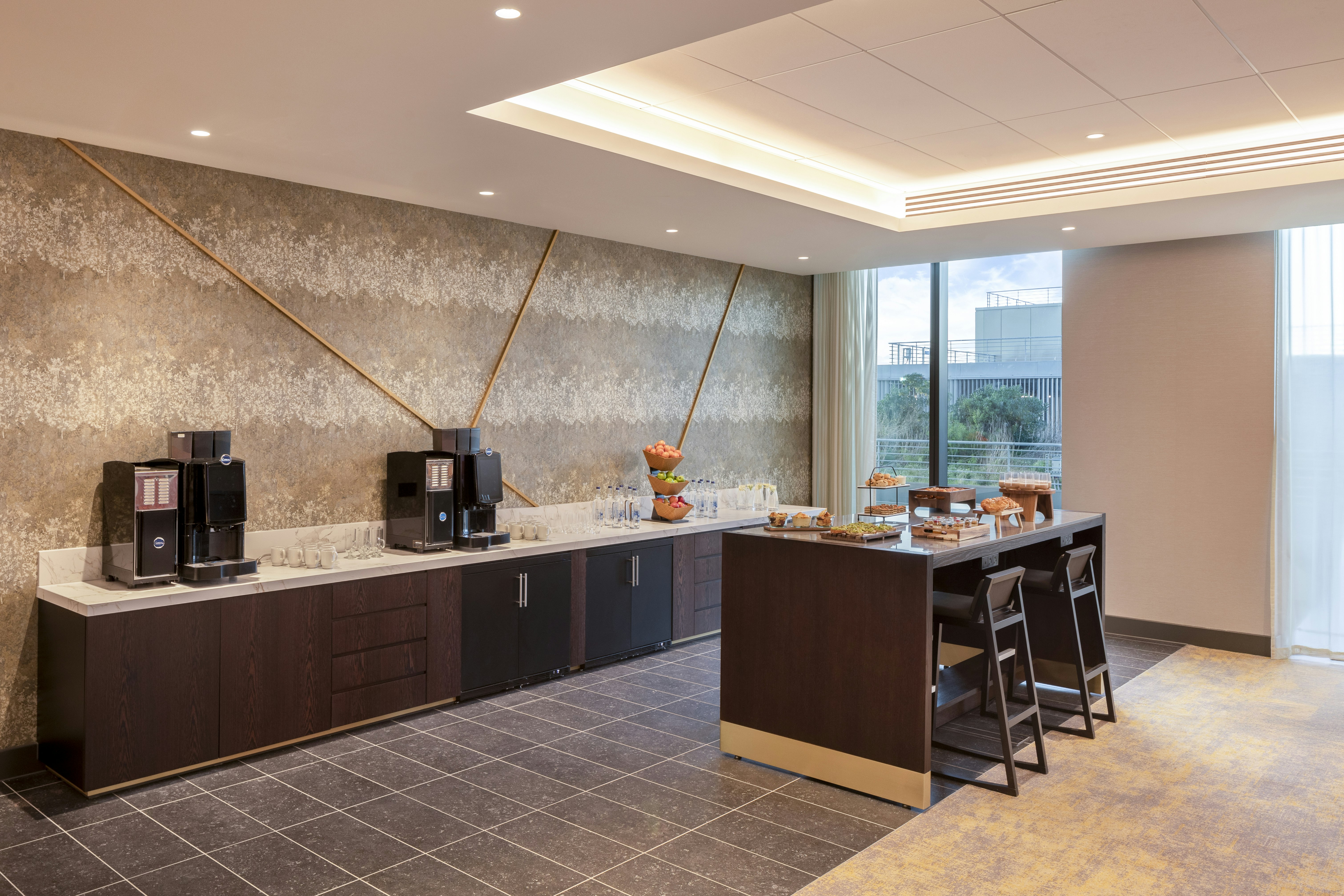 Hilton Woking 2/48