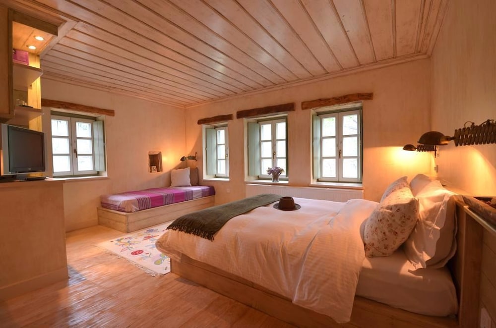 Papaevangelou Hotel 14/66
