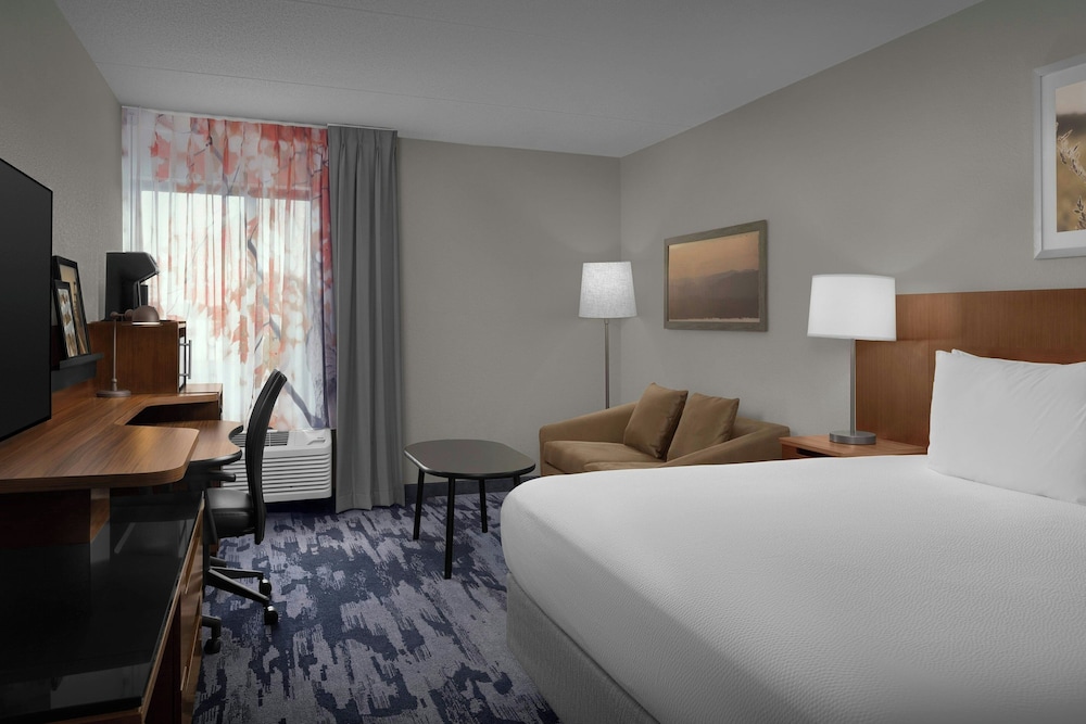 Fairfield Inn And Suites Winston Salem Hanes Mall 24/71