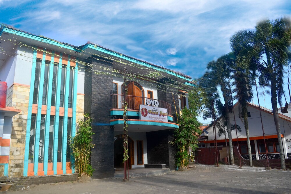 OYO 1240 Hotel Pantai Jaya 1/37
