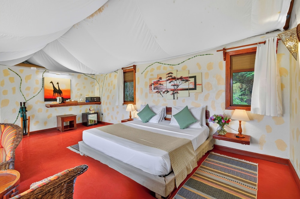 Overwater, Deluxe, Cottage, King Bed, River View