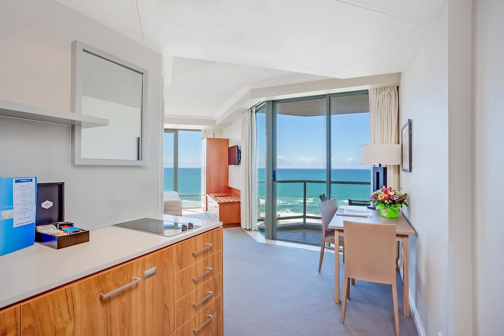 Mantra Legends Surfers Paradise 63/76