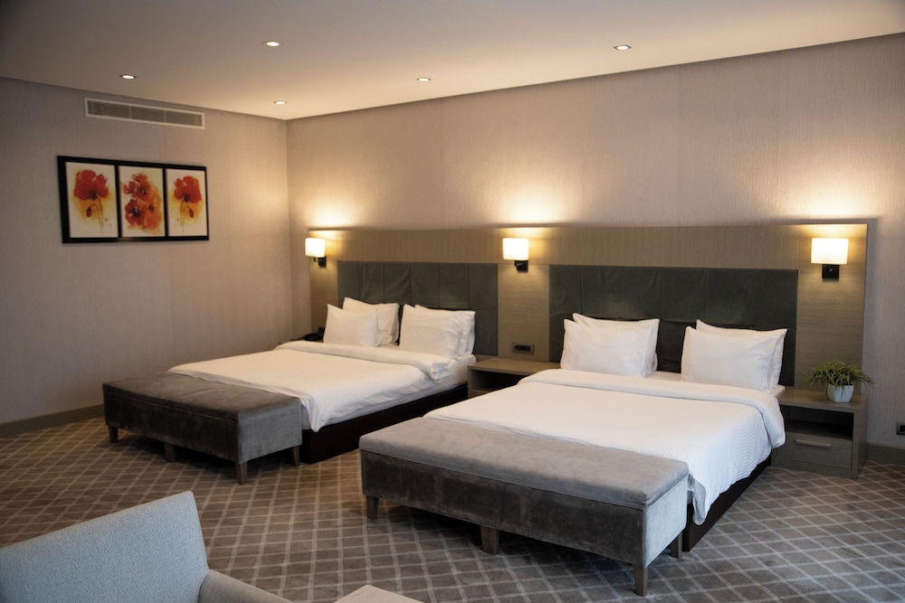 Family, 2 Double Beds, Hilly Hotel 7/10