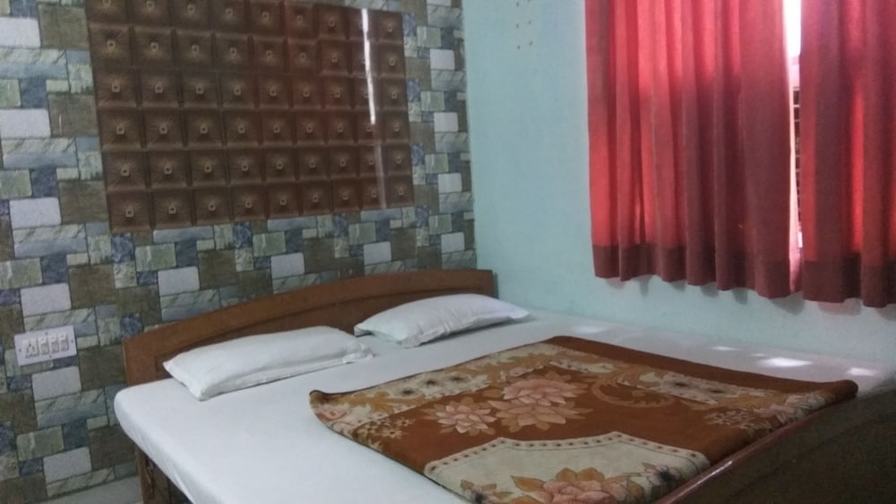 Hotel Ganga Kripa 18/37