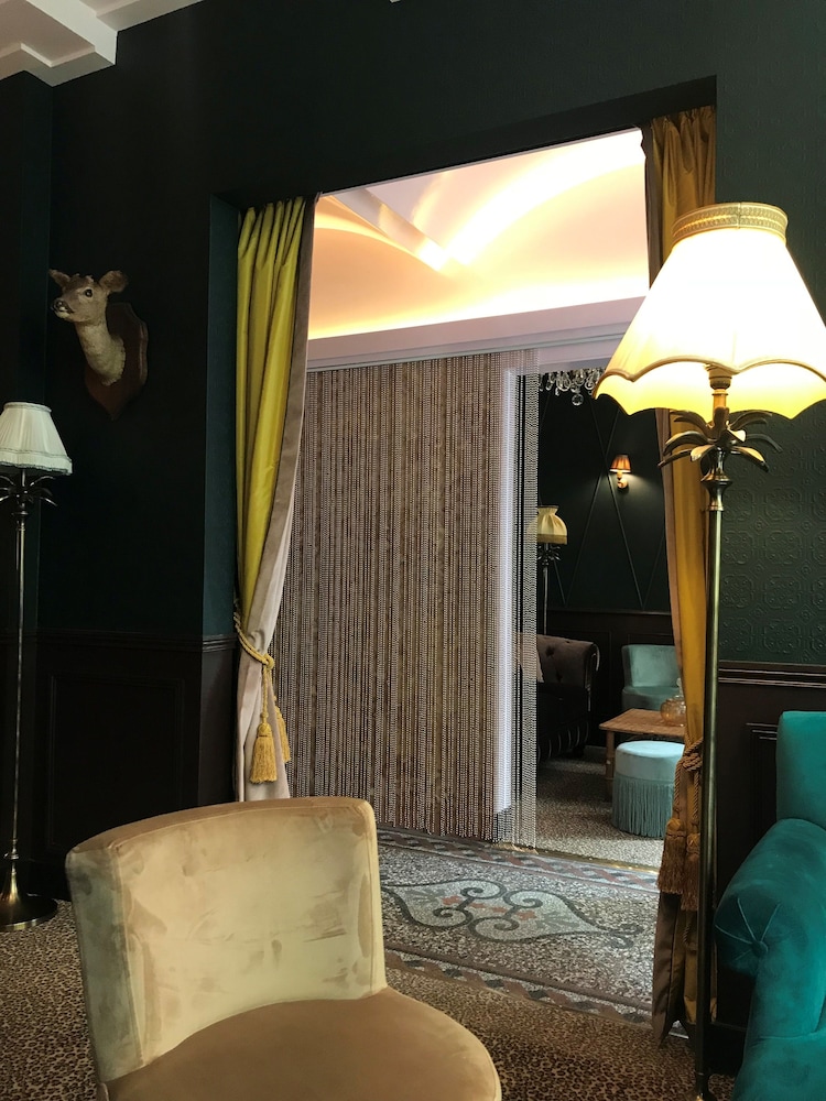 Lobby at La Mondaine, PARIS
