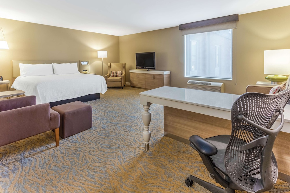 Hilton Garden Inn St. Charles 16/48