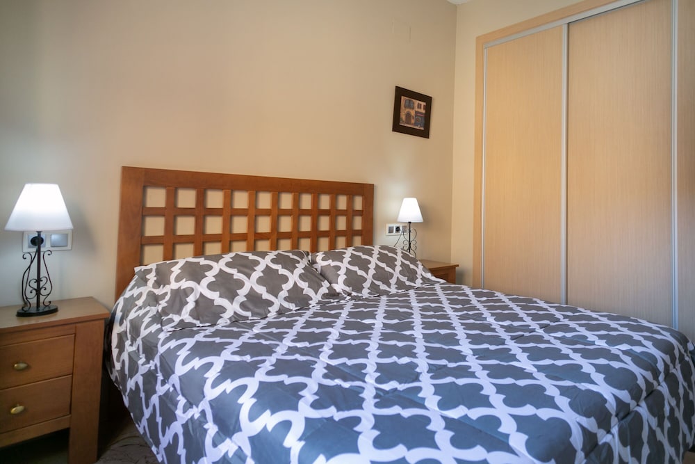 APARTAMENTOS TURISTICOS LA CASTILLEJA 10/30