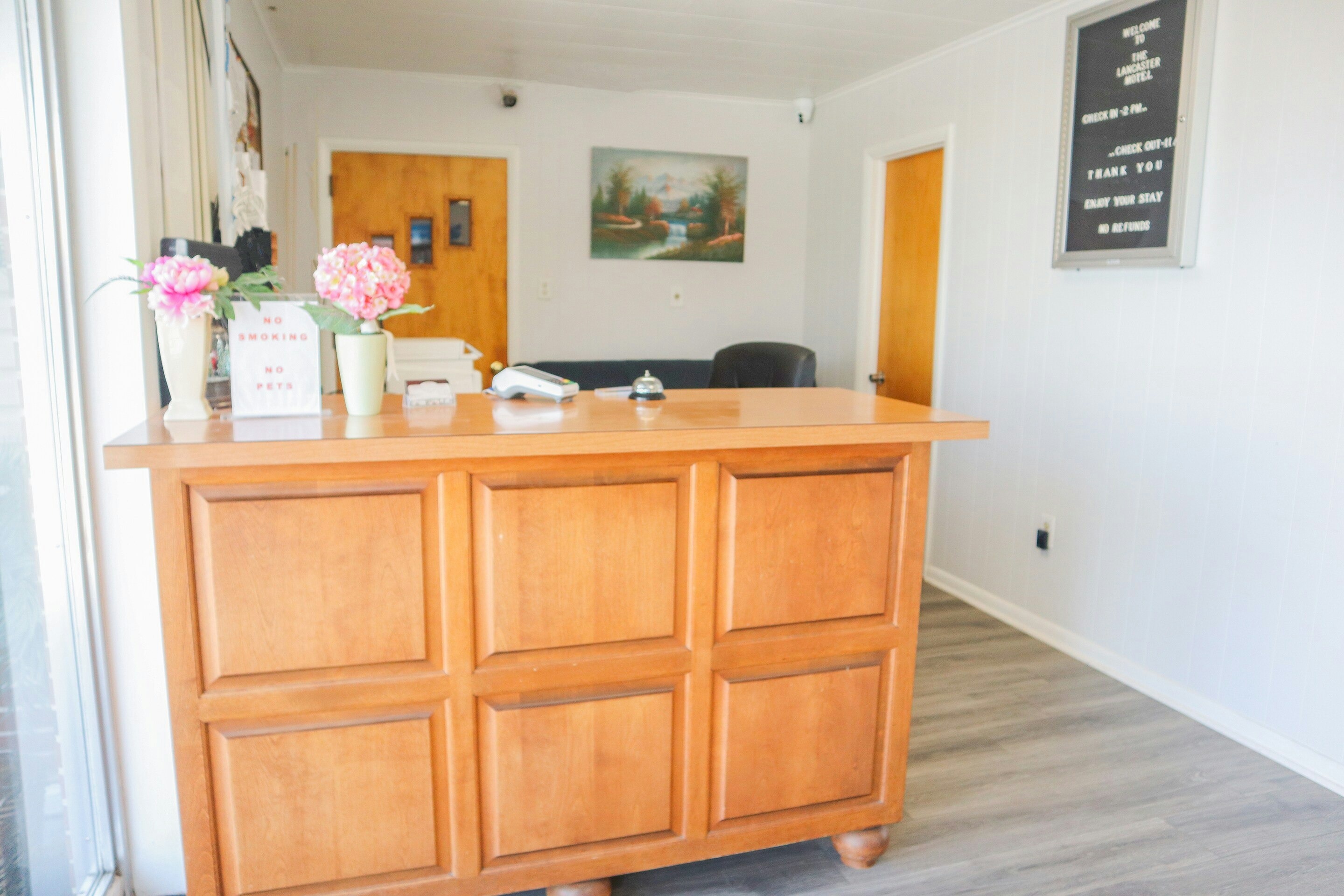 The Lancaster Motel By OYO Ronks near Paradise 6/16