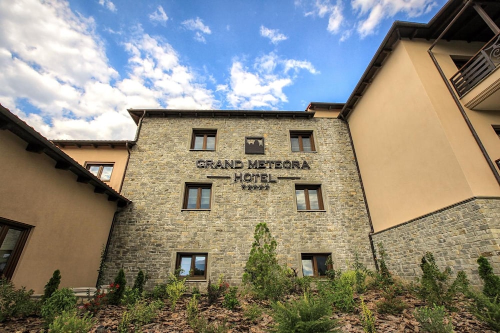 Grand Meteora Hotel 2/60