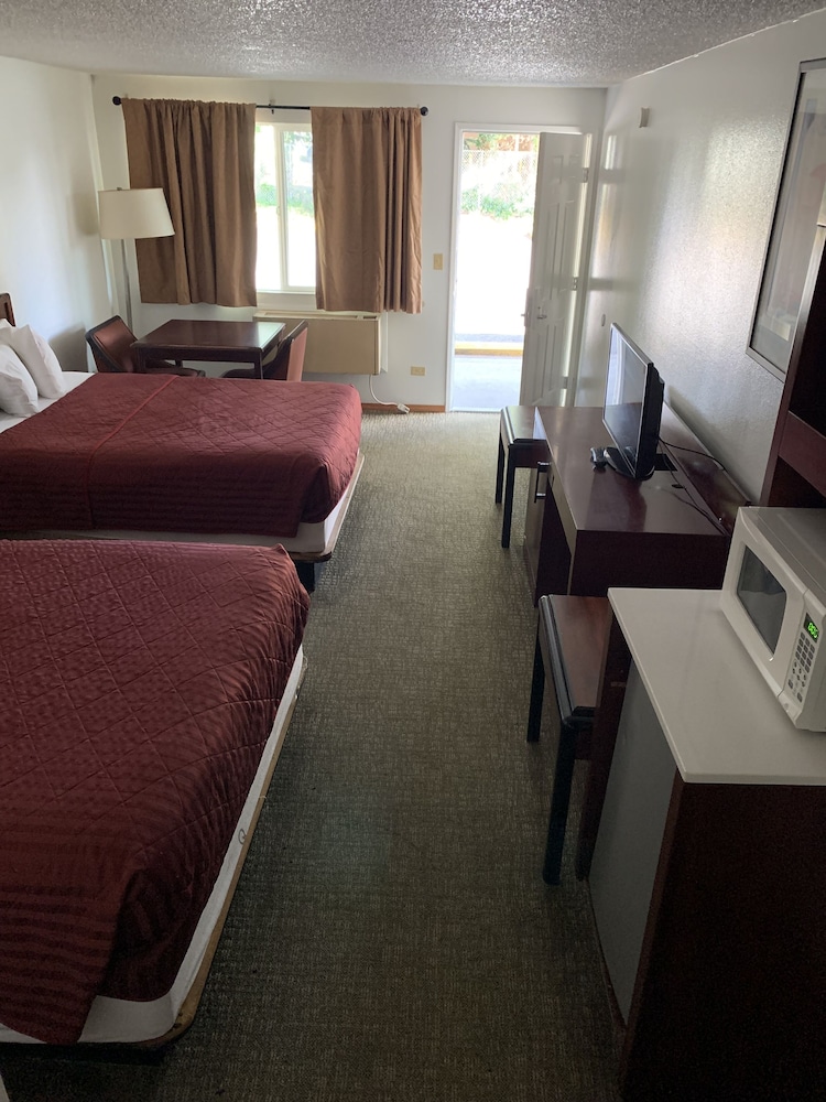 Smokey Point Motor Inn 37/69