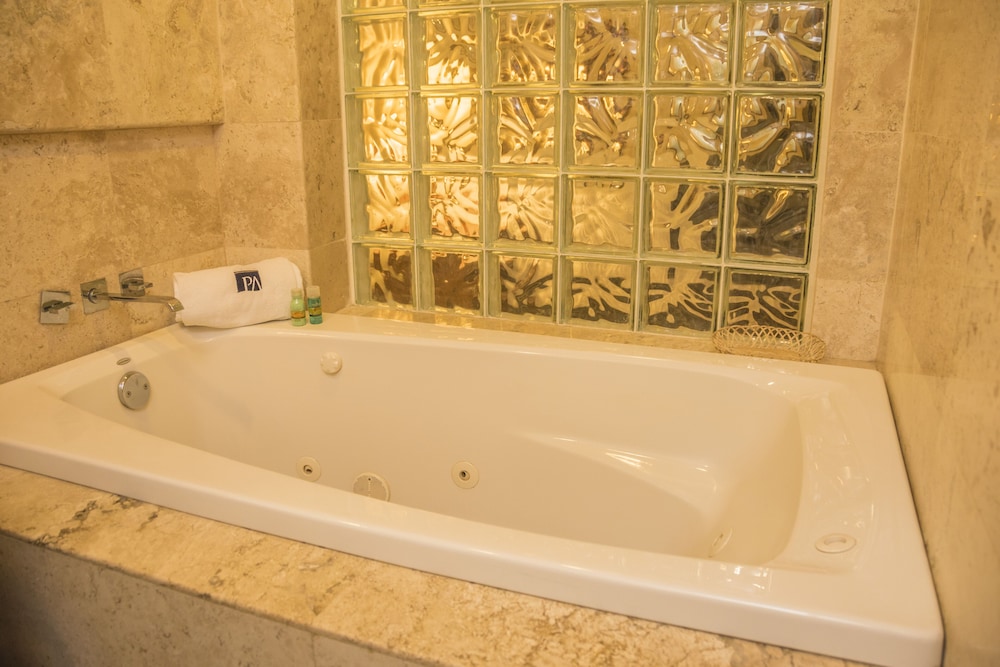 Hotel Porto Allegro 32/33