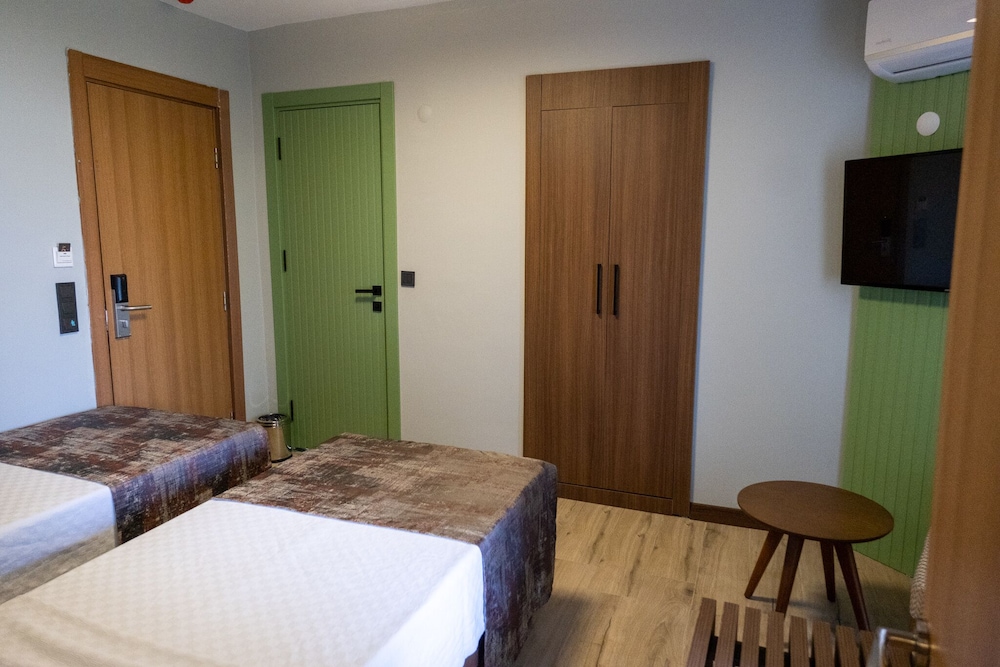 Assos Troy Otel 20/50