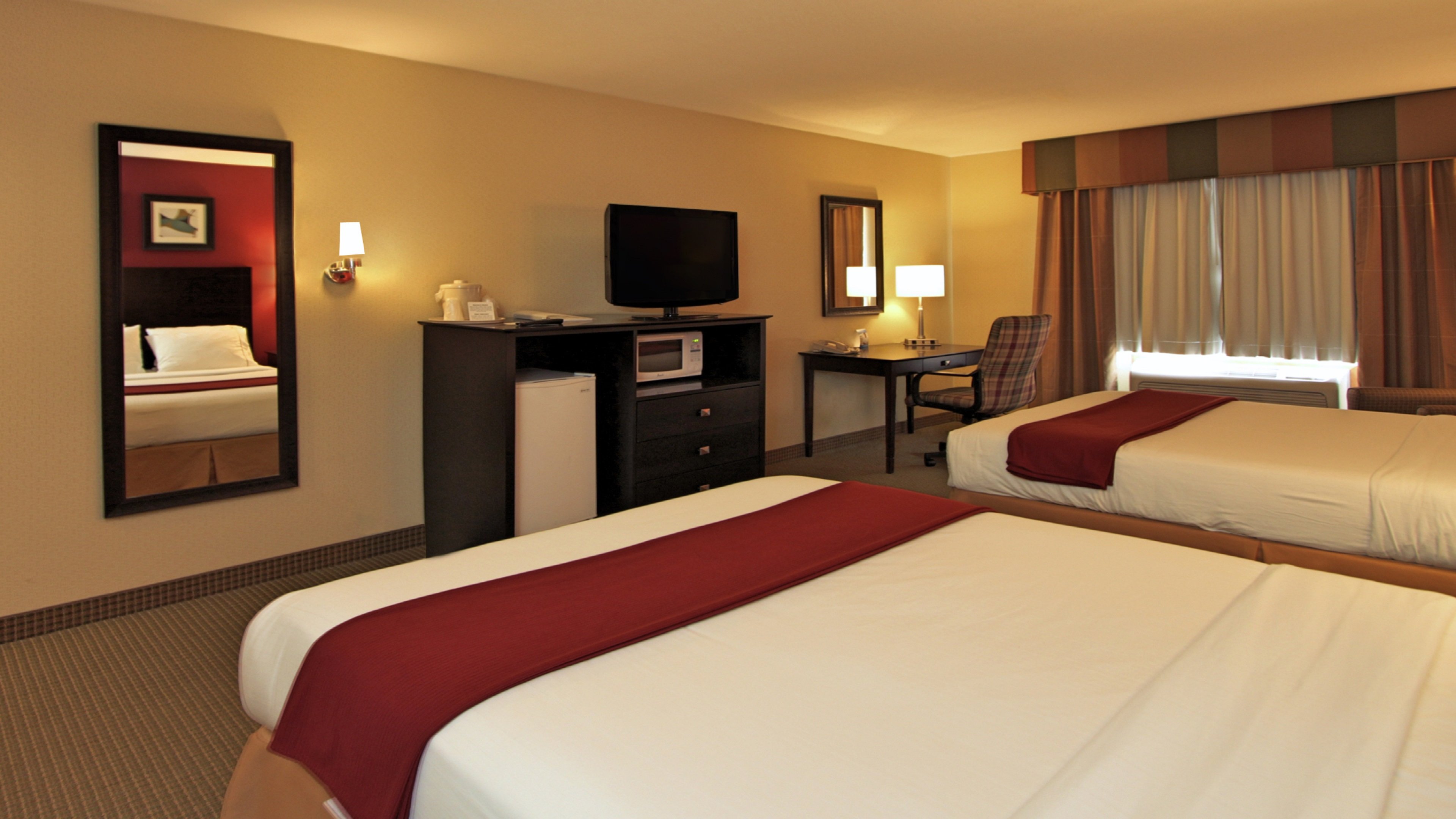 Holiday Inn Express Hotel Suites Defiance 13/52