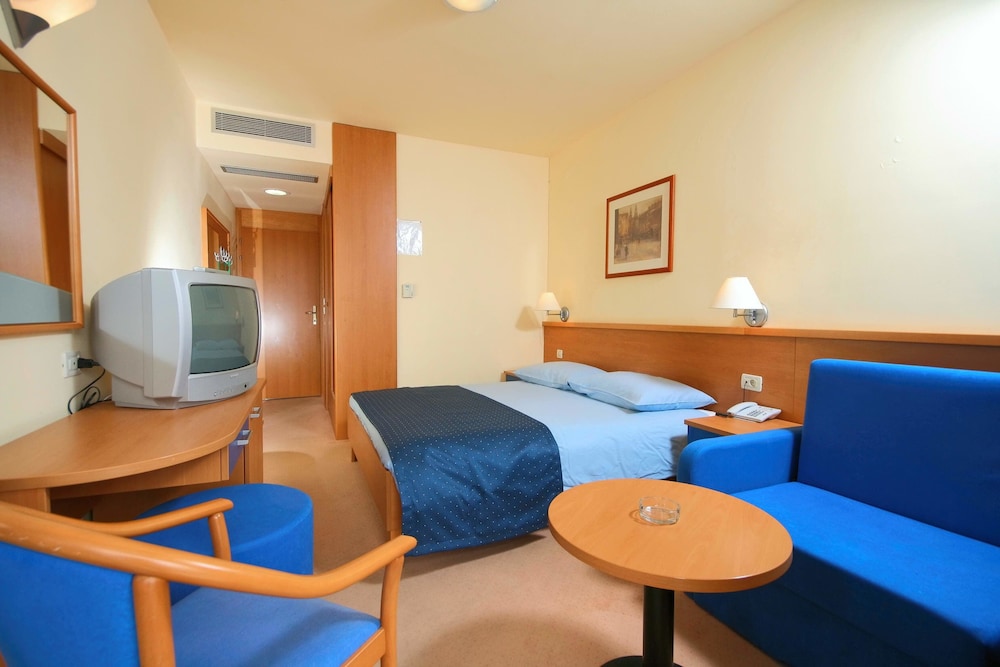 Hotel Medena Block A 39/50