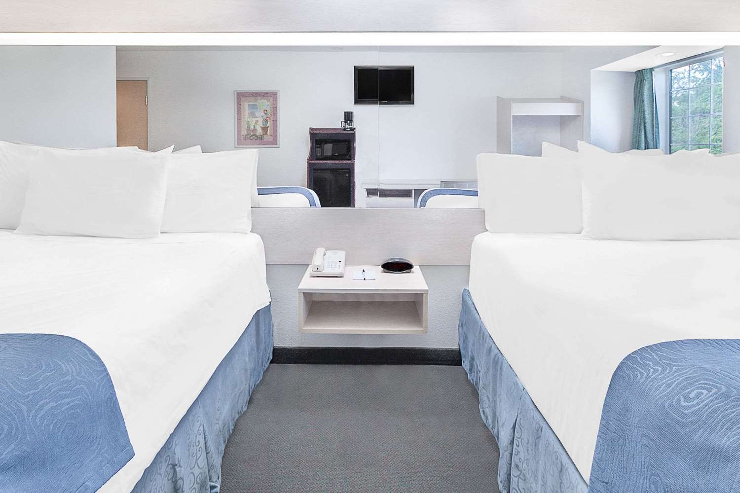 Microtel Inn By Wyndham Broken Bow 20/27