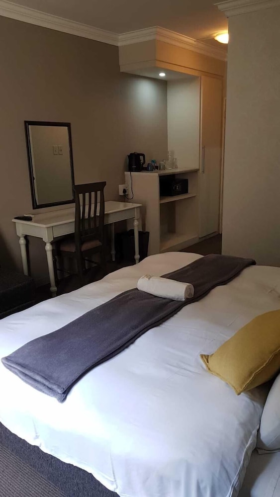 Outlook Lodge OR Tambo 10/35