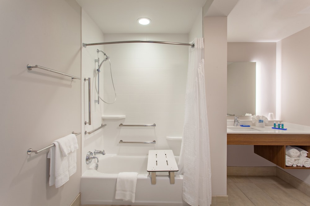 HOLIDAY INN EXPRESS & SUITES BRIGHAM CITY - NORTH UTAH 19/57