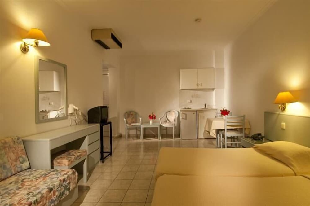 Alexandra Beach Hotel 15/37