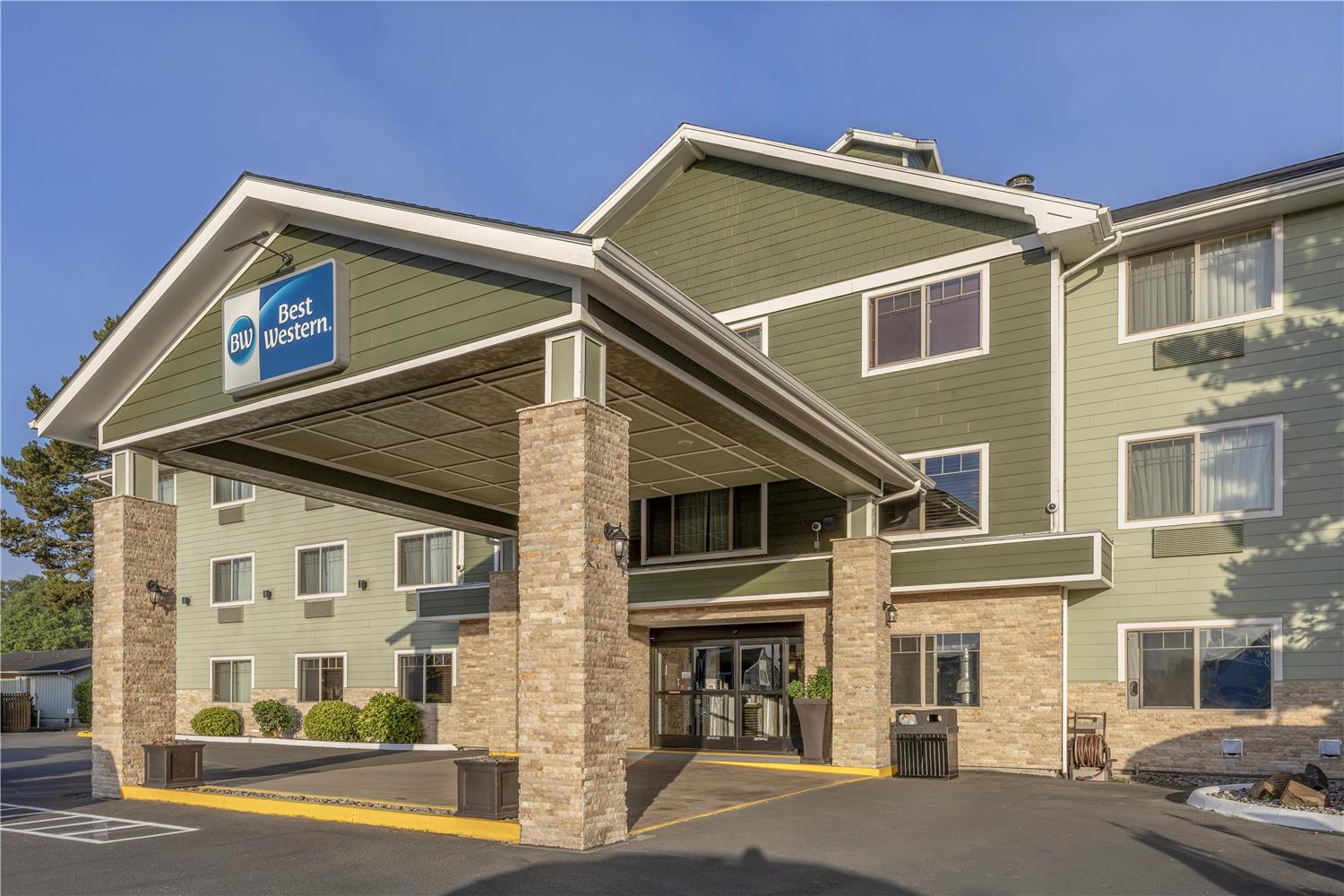 Best Western Long Beach Inn 48/53