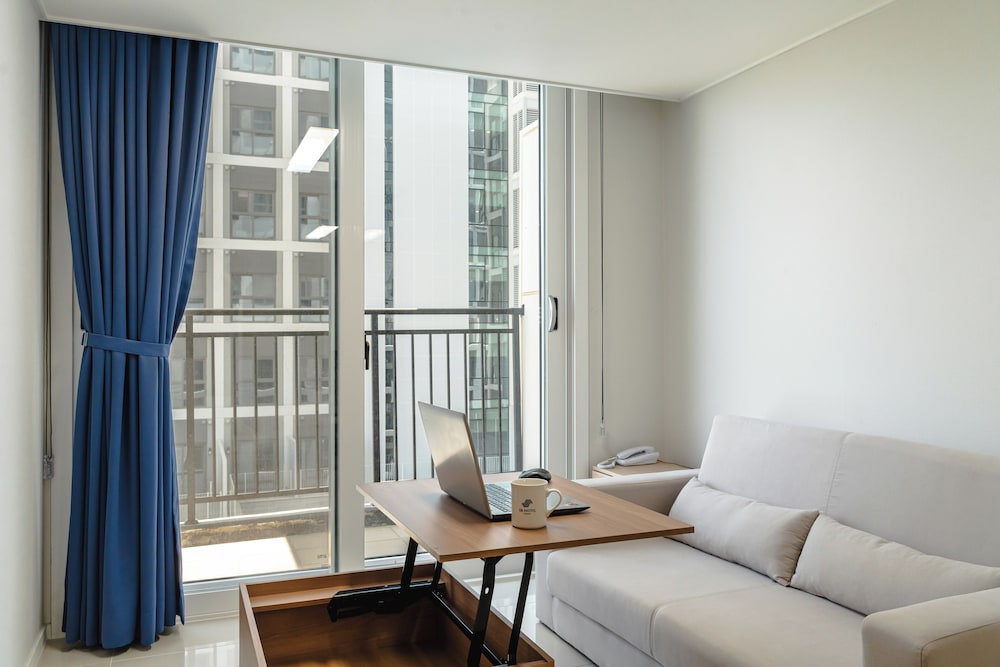 SR Hotel Yeongjong 41/52