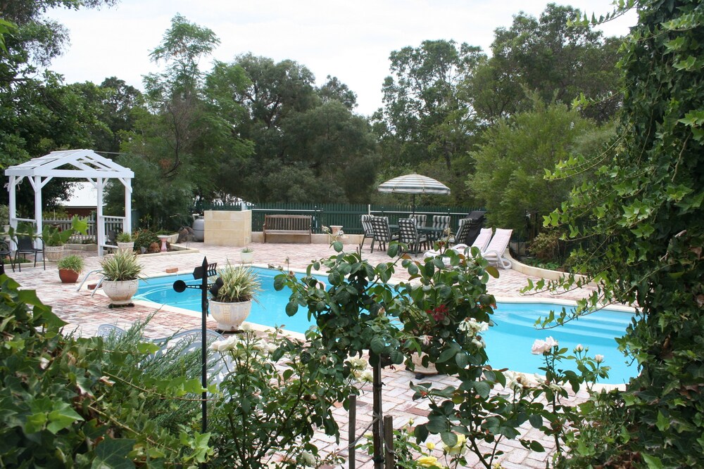Rosebridge House Bed & Breakfast 43/50