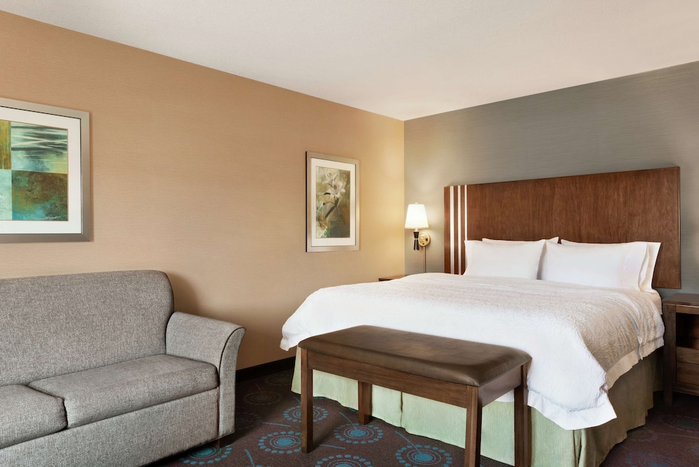 Hampton Inn Suites Grafton 14/46