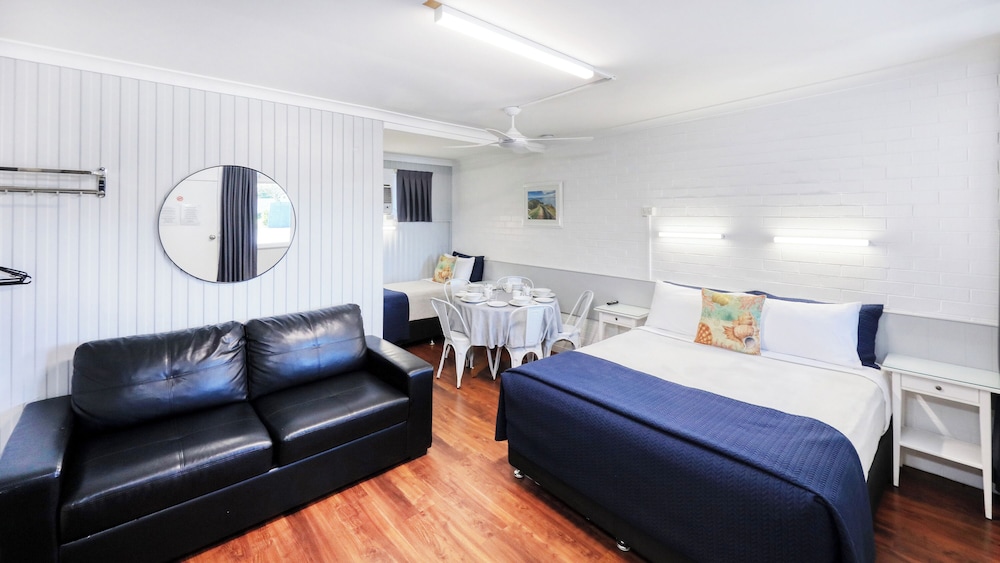 Almare Tourist Motel 29/50