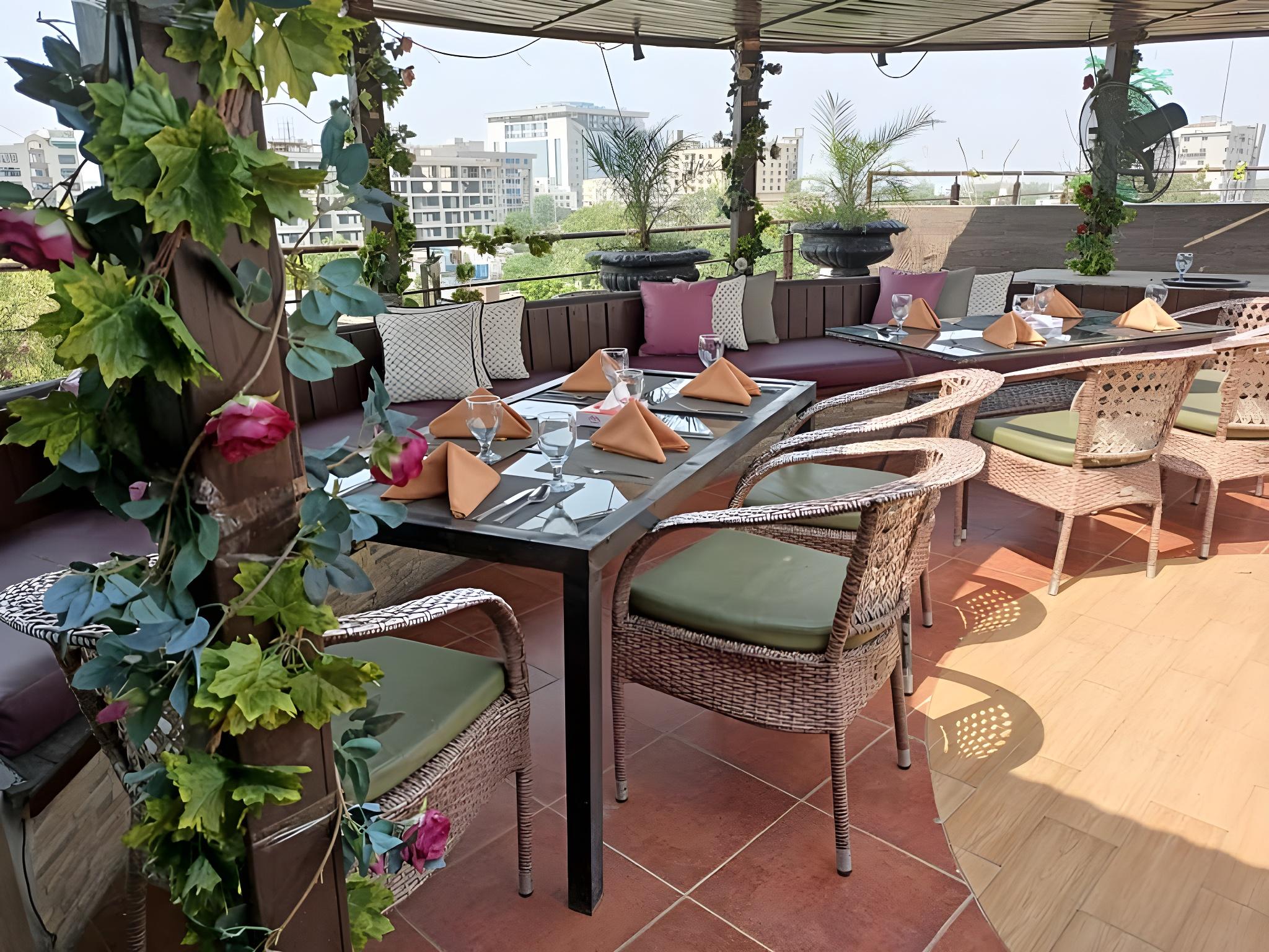 Maisonette Hotels Resorts Lahore 20/28
