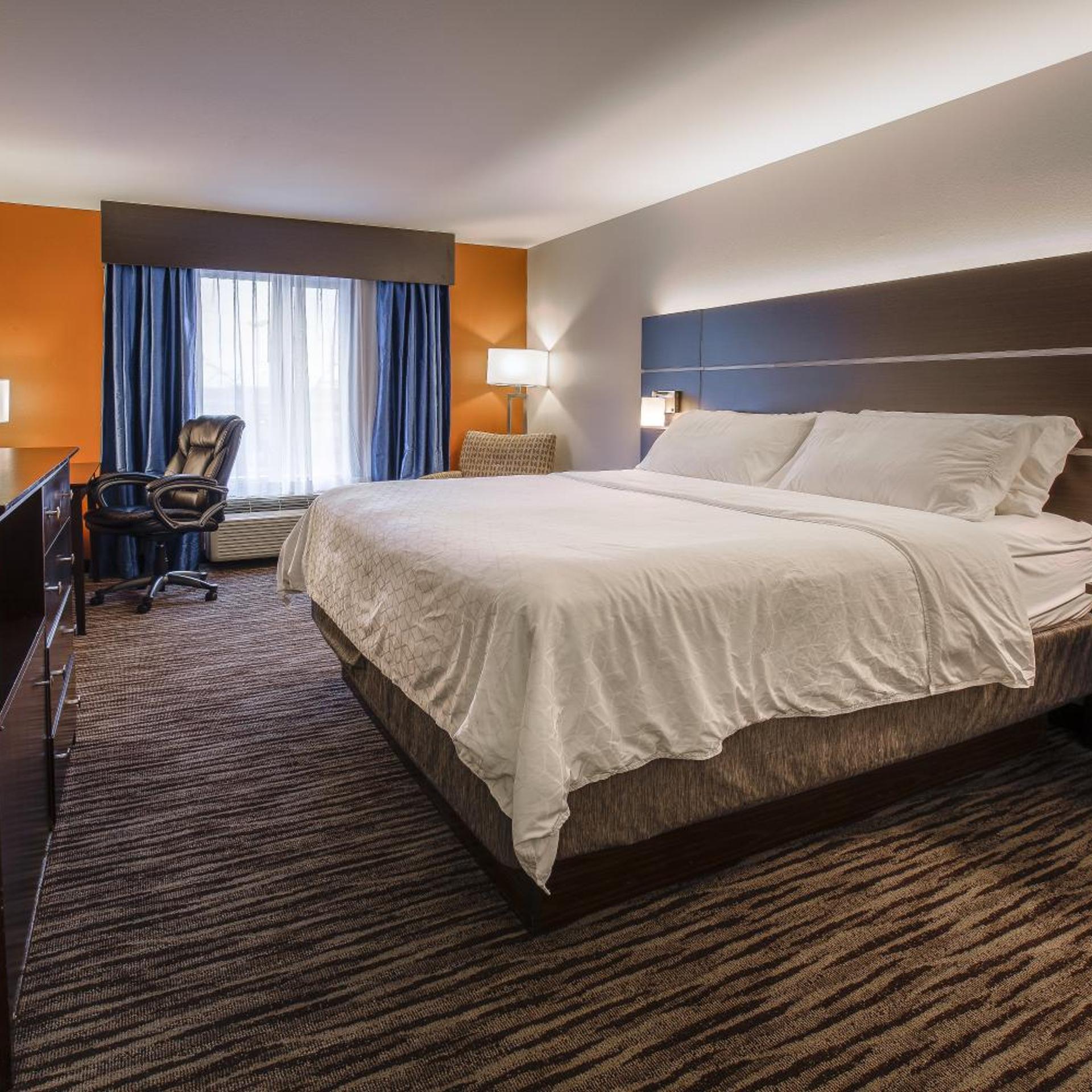 Xtra Space, Standard, King Bed