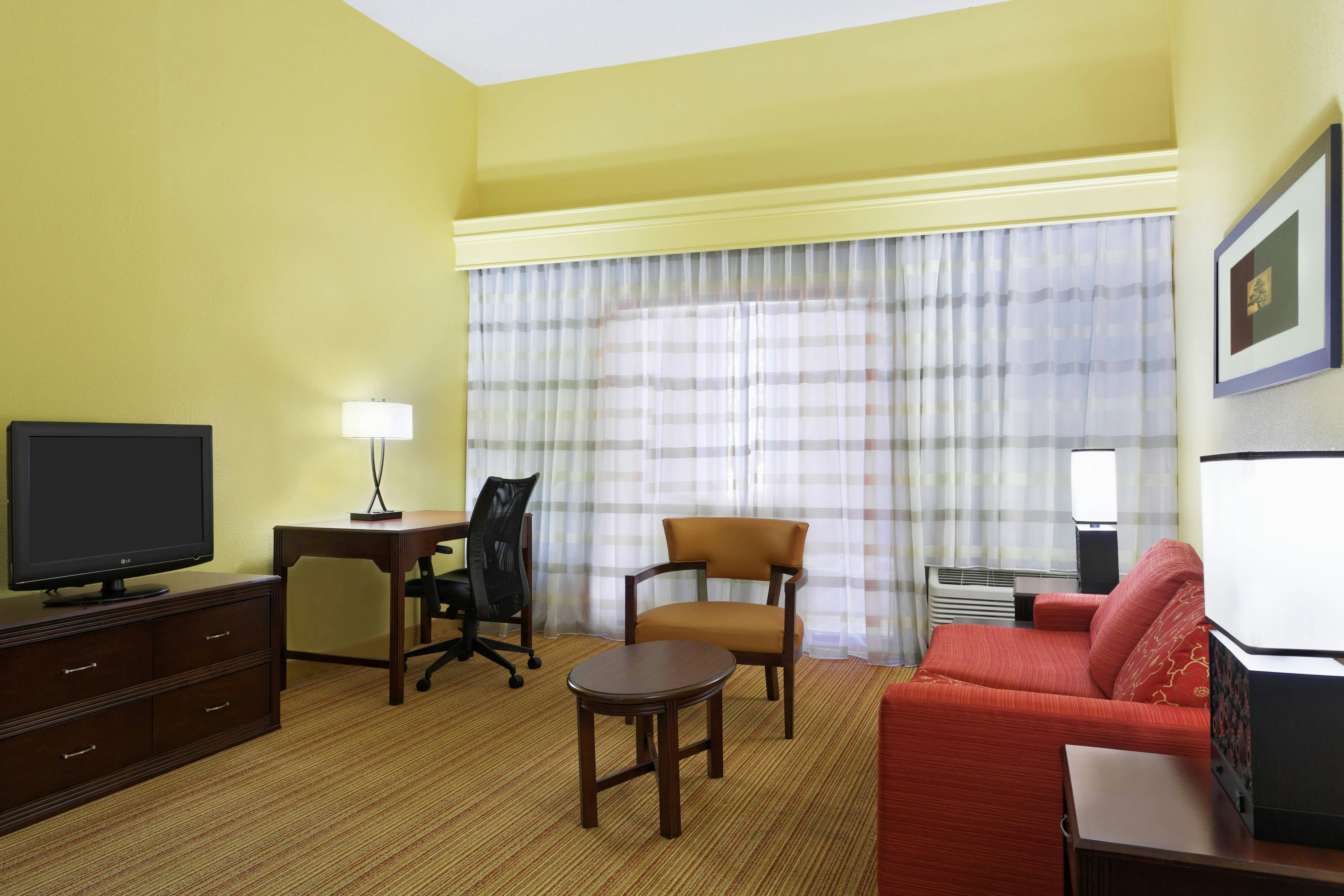 Courtyard Chesapeake Greenbrier 25/42