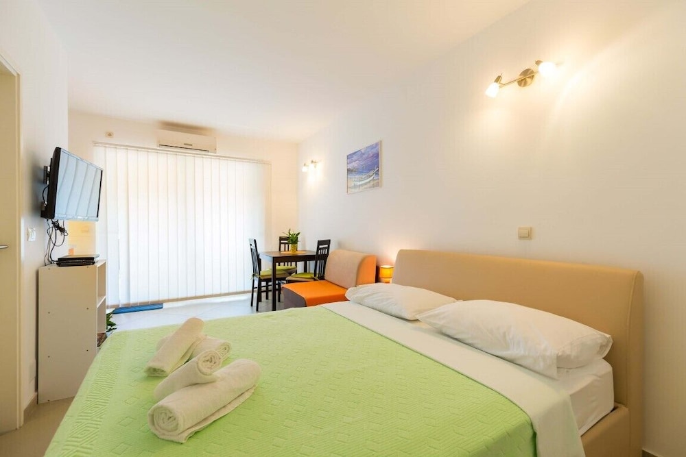 Apartments Mandy 7/44