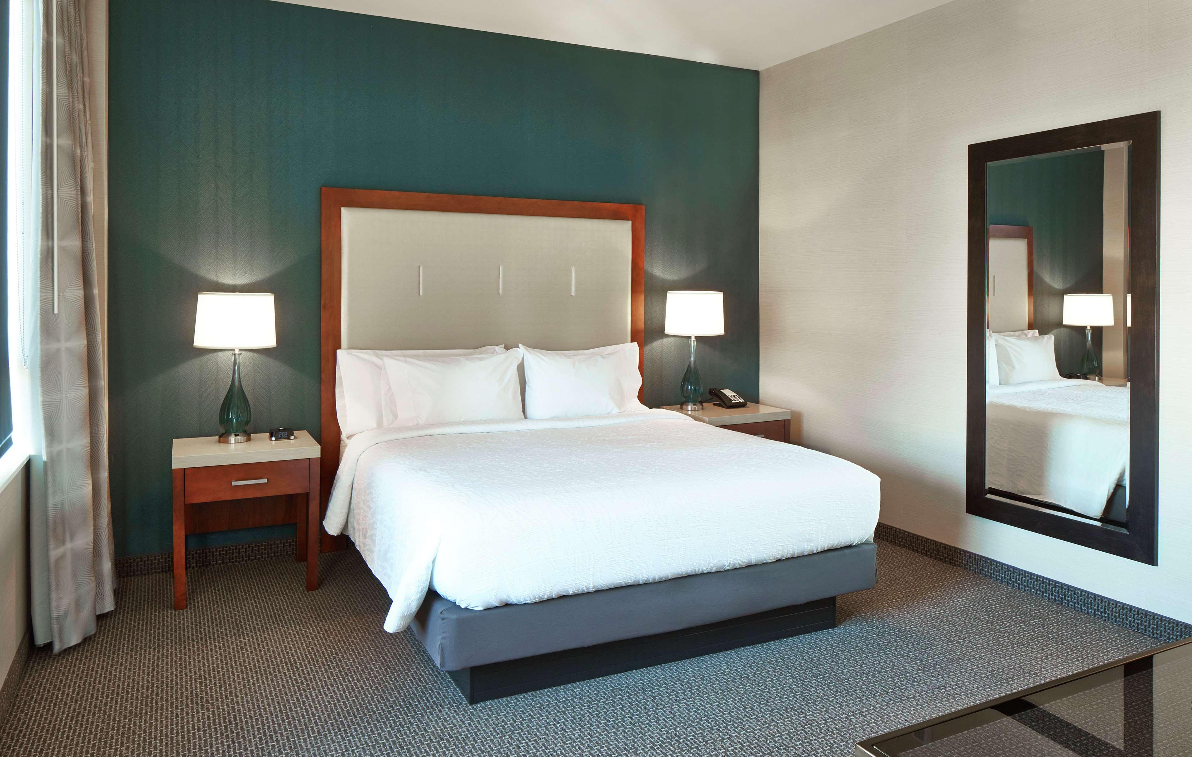 1 BEDROOM, SUITE, KING BED, SOFA