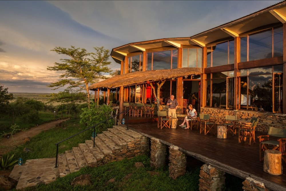 Serengeti Simba Lodge 28/30