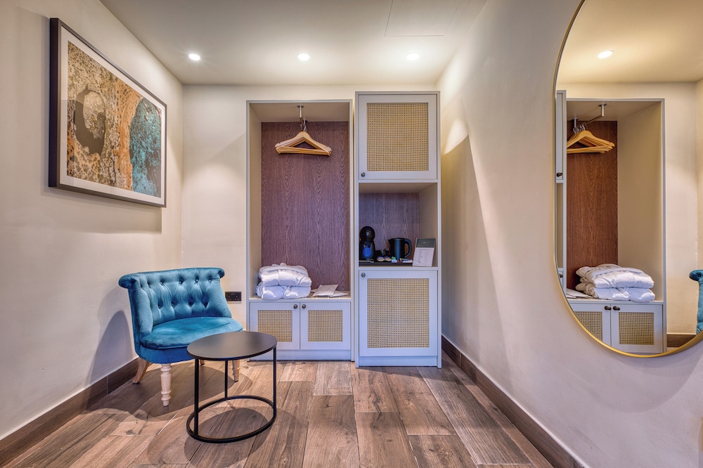 DOMS BOUTIQUE LIVING 9/48