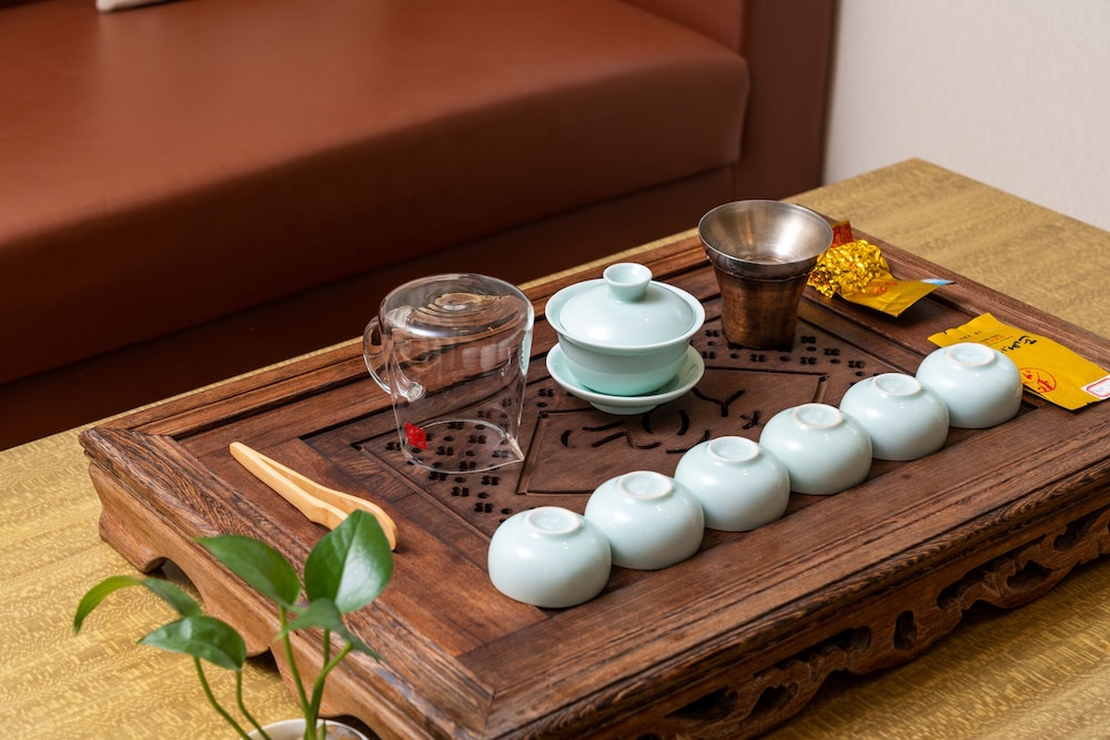 GUANGZHOU BOYI HOTEL 38/50