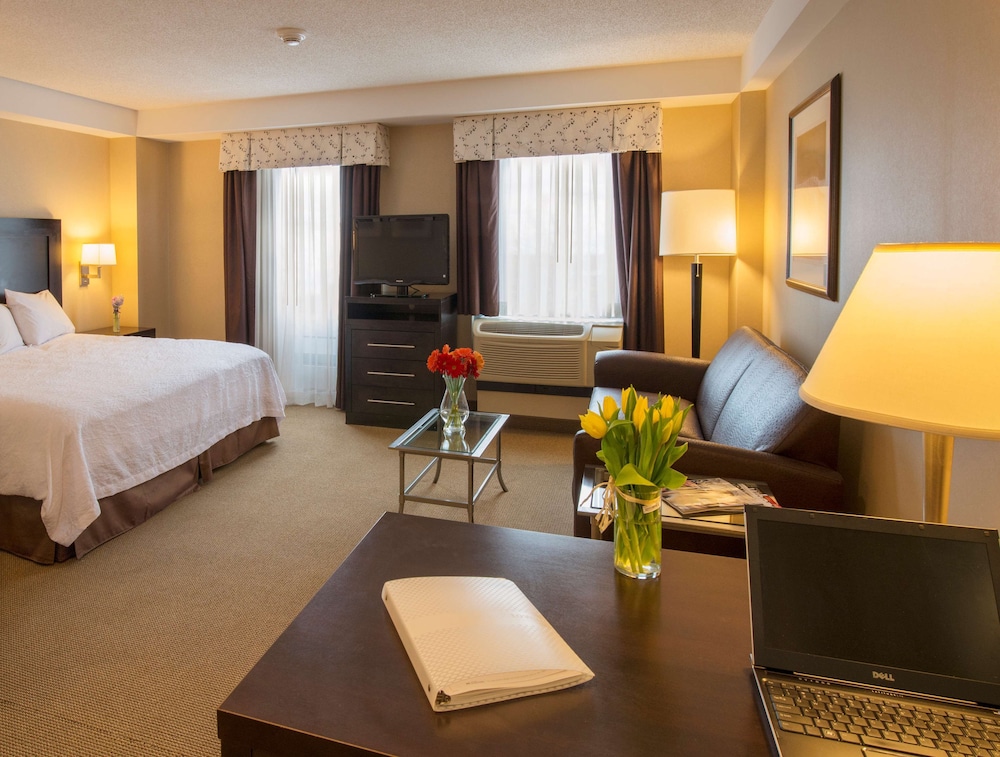 Hampton Inn and Suites Boston-Crosstown Center 25/49