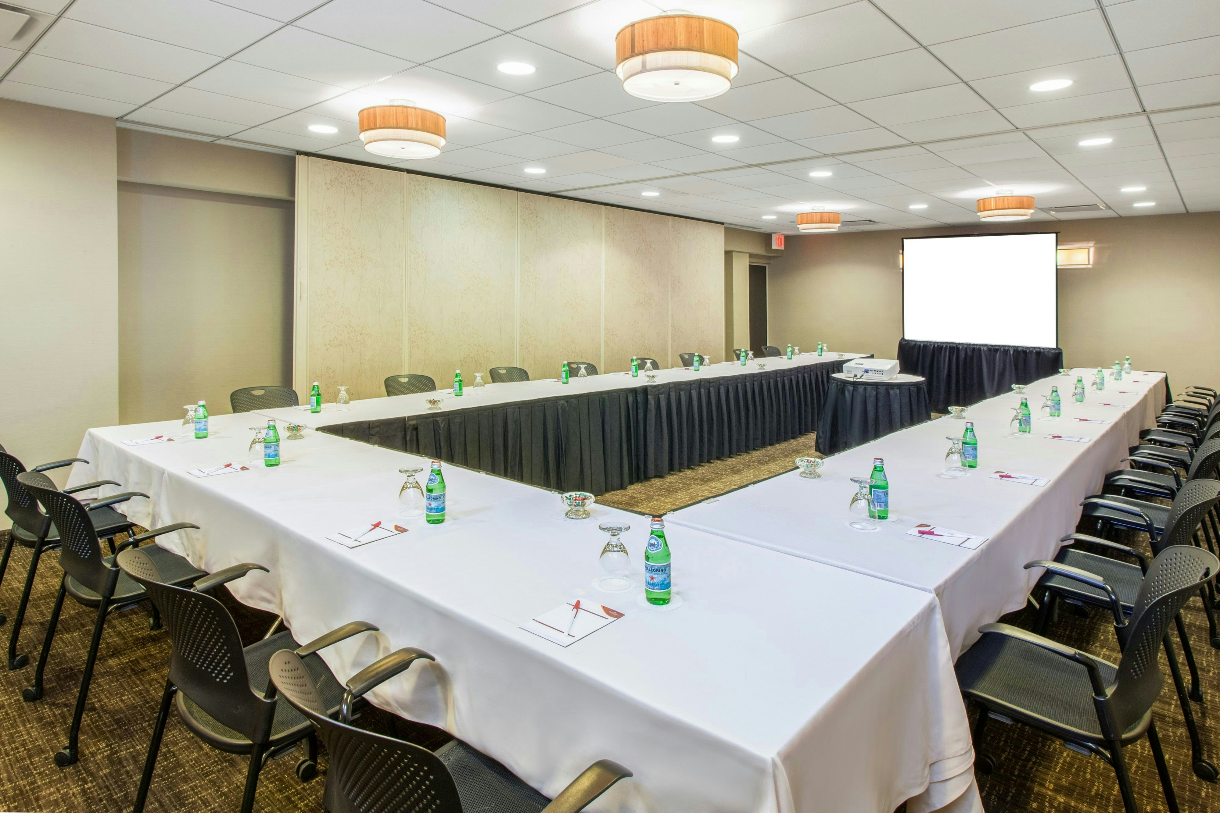 Crowne Plaza Chicago O'Hare Hotel & Conference Center 34/47