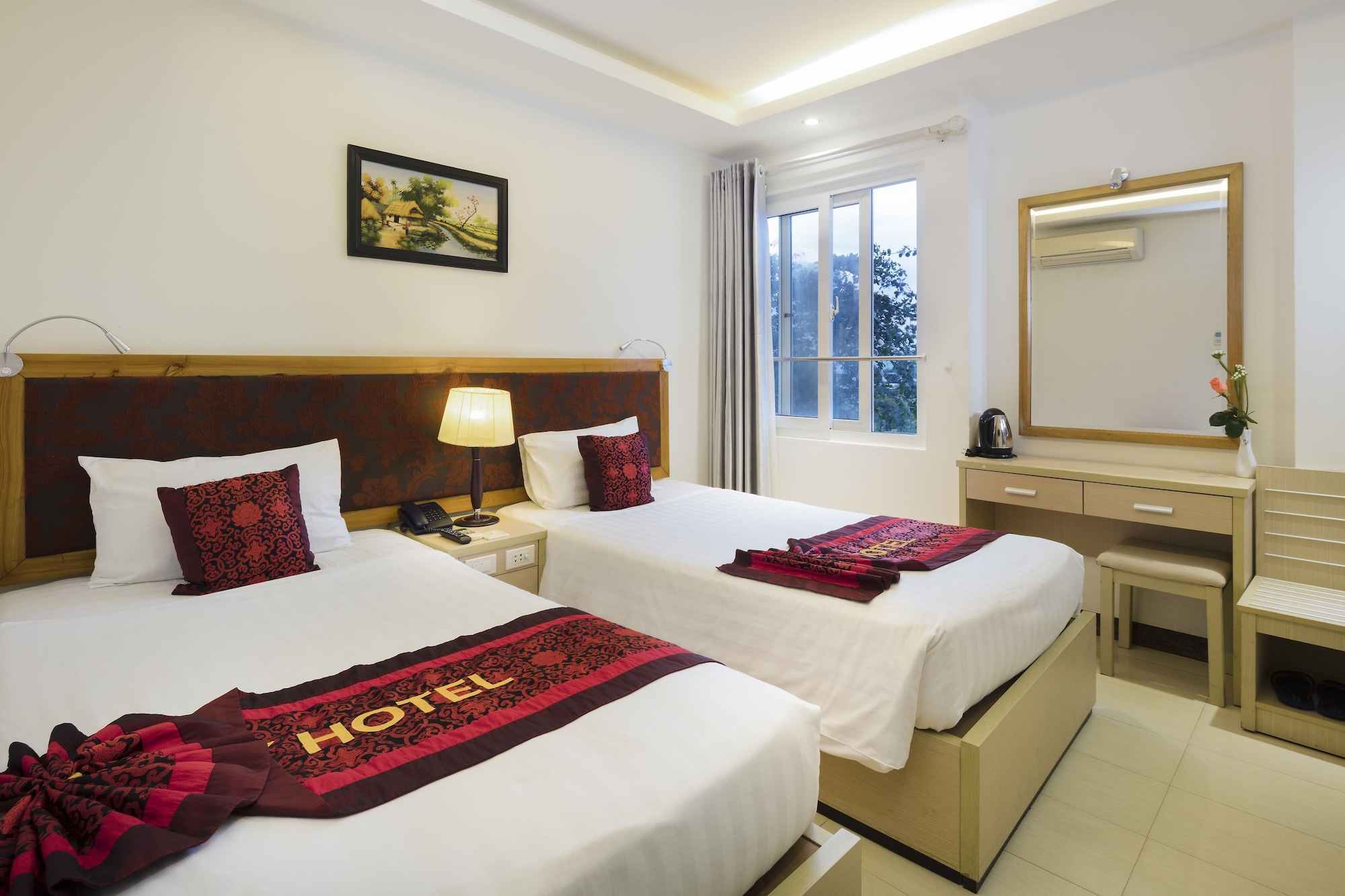 SUPERIOR, DOUBLE OR TWIN BED