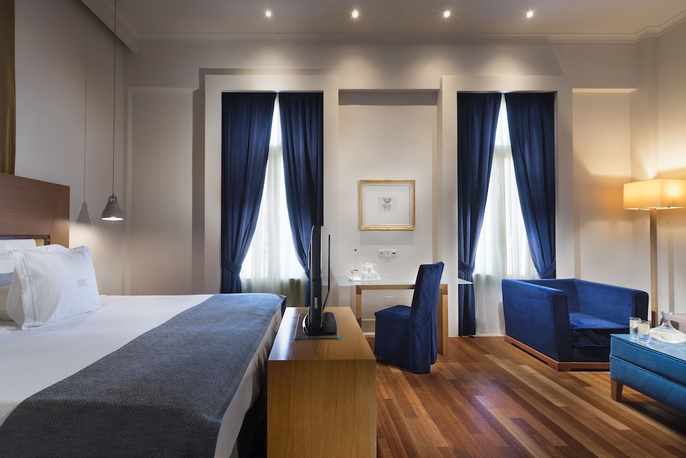 Junior Suite, Triple, 1 King and 1 Single Beds, Urban View