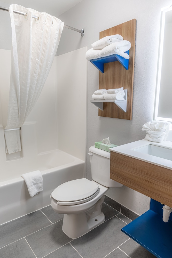 Microtel Inn Suites Kingsland 25/55